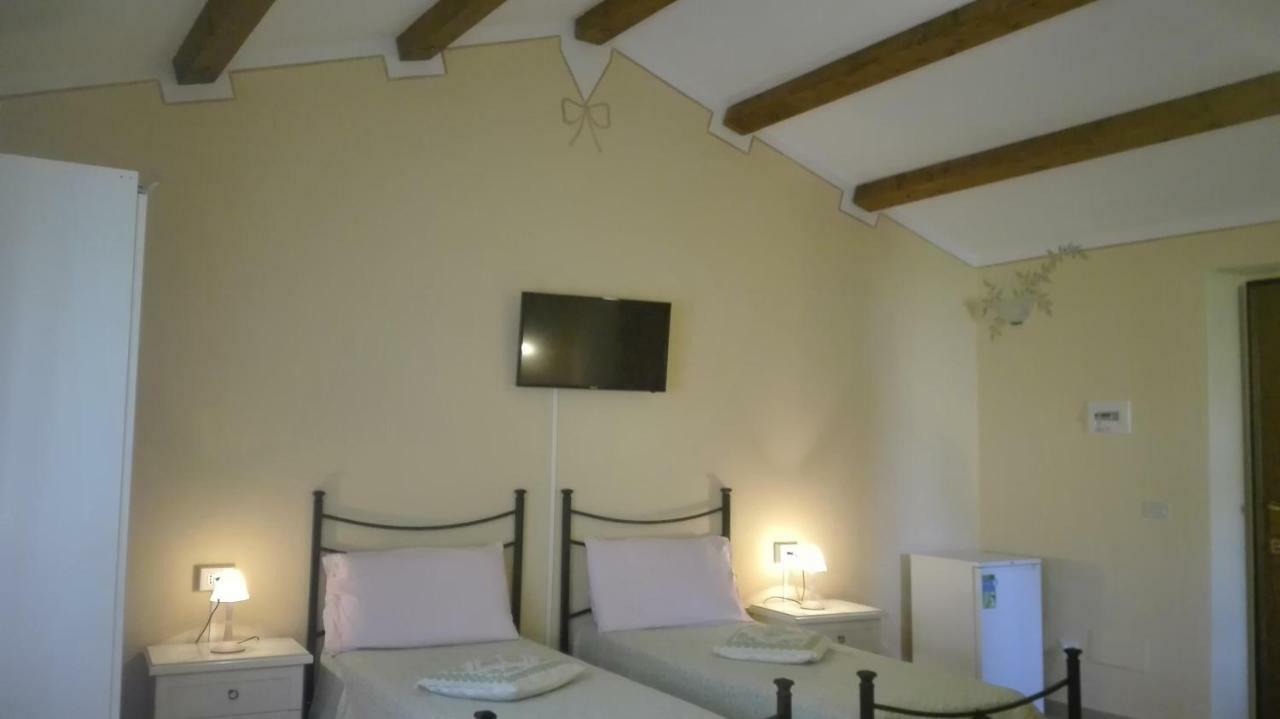 Agriturismo Monte Pino Telti Exteriör bild